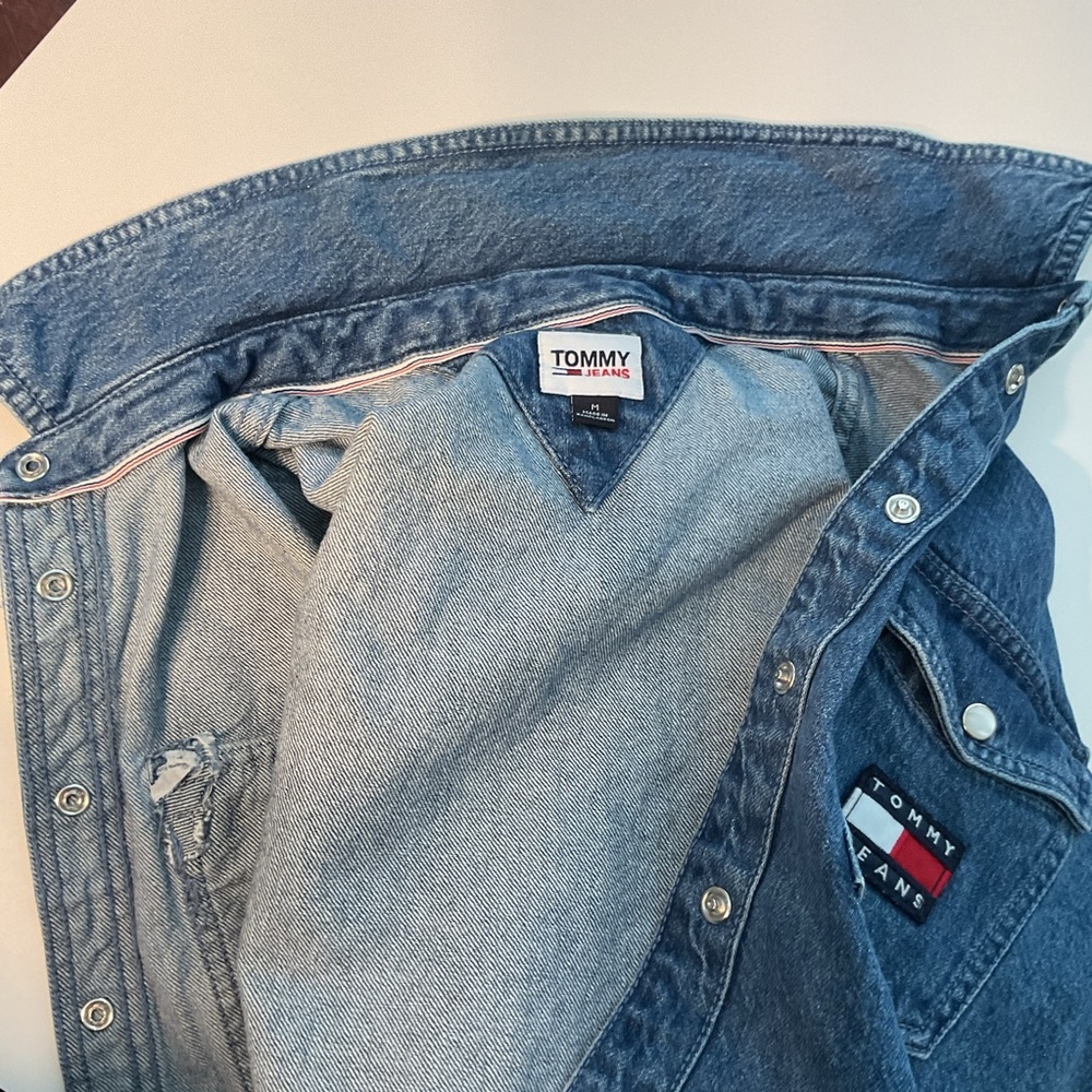 Tommy Jeans Girls’ Medium Denim Jacket Youth 10–12 Snap Button Logo Vintage Styl - Picture 11 of 11